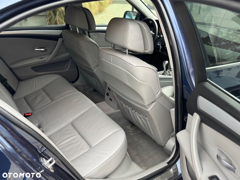 BMW Seria 5 520i Edition Exclusive - 24