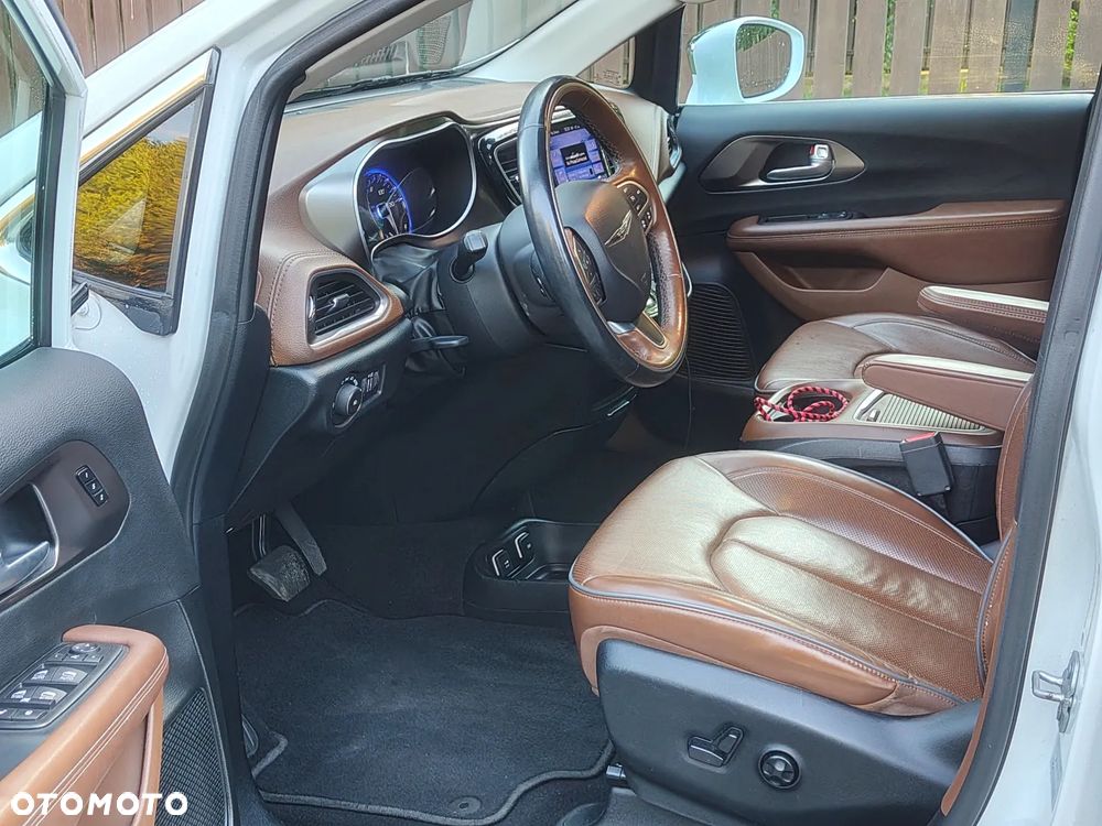 Chrysler Pacifica - 7