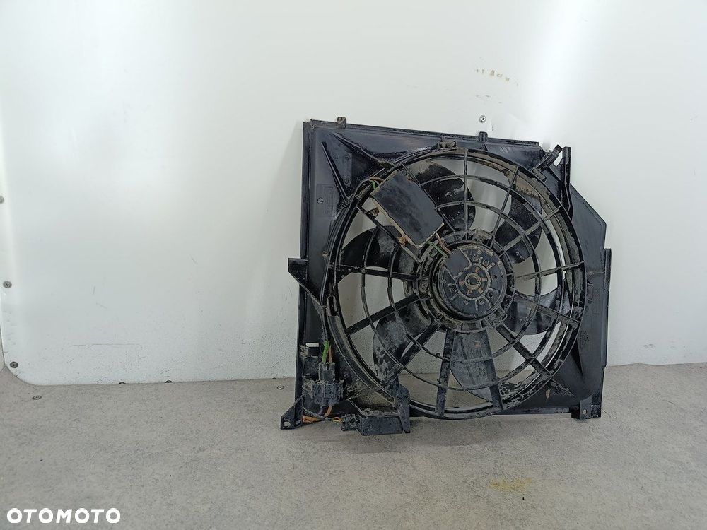 WENTYLATOR CHŁODNICY BMW 3 E46 1559954.38 0130303827  BOSCH 1.9 8V - 6