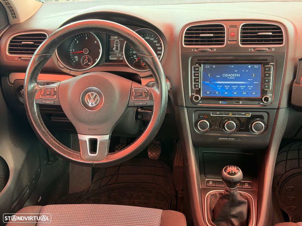 VW Golf 1.6 TDi Confortline - 11