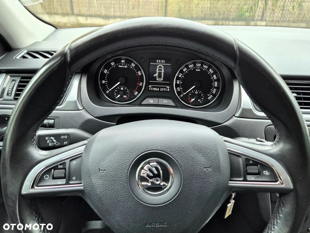 Skoda RAPID 1.2 TSI Ambition - 12