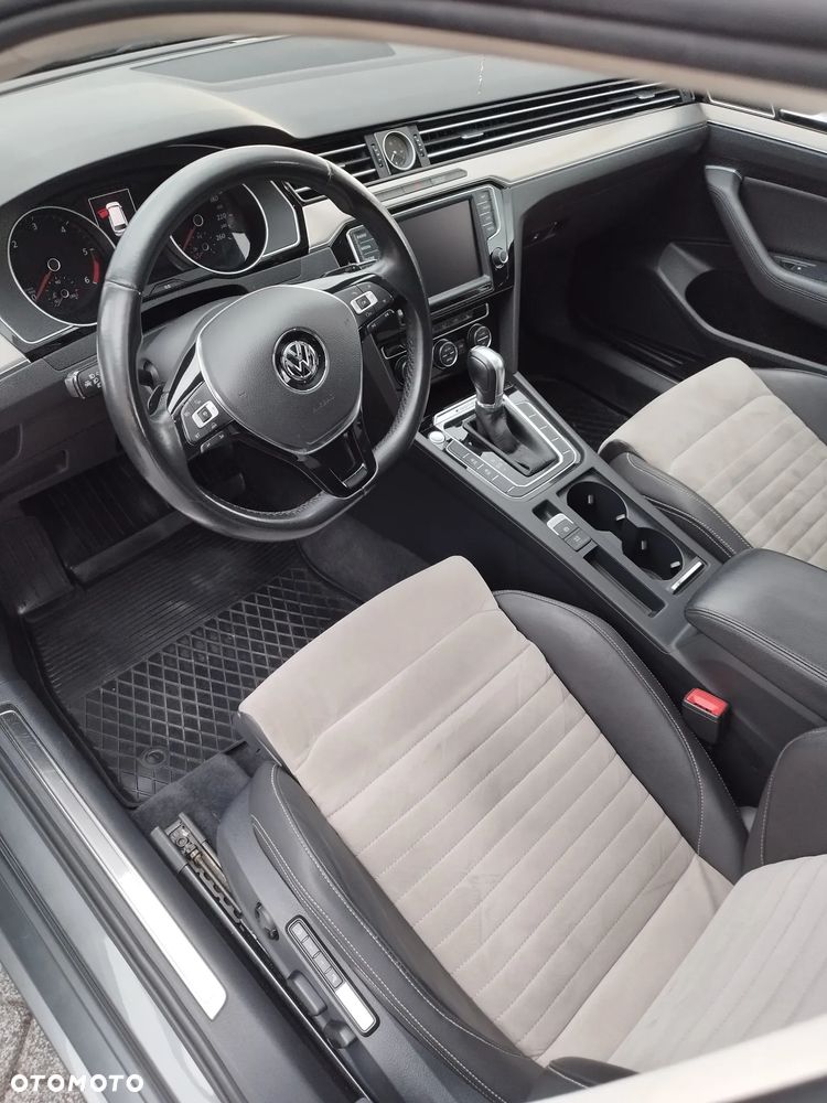 Volkswagen Passat 2.0 TDI SCR 4Mot DSG Highline - 13