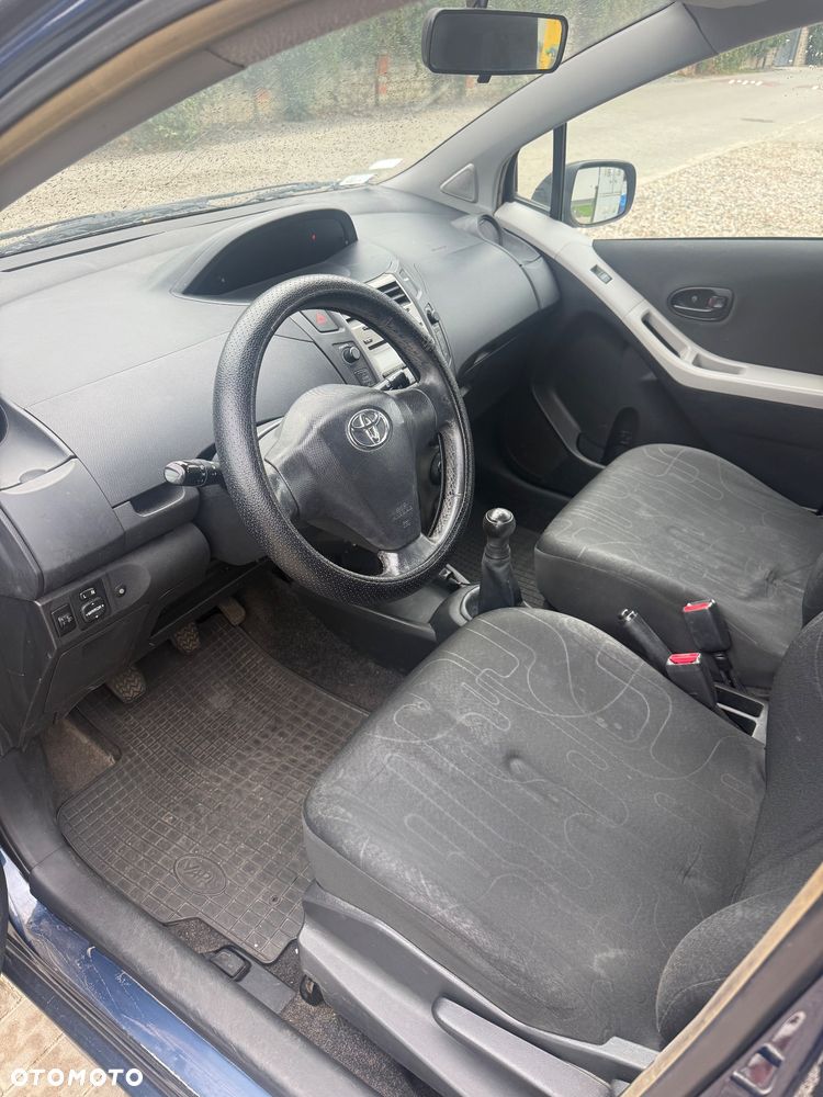 Toyota Yaris 1.0 Active - 10
