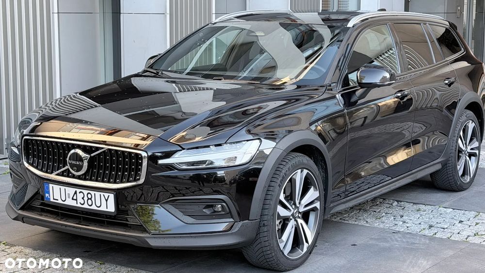 Volvo XC 60 B5 B AWD Plus Bright - 2