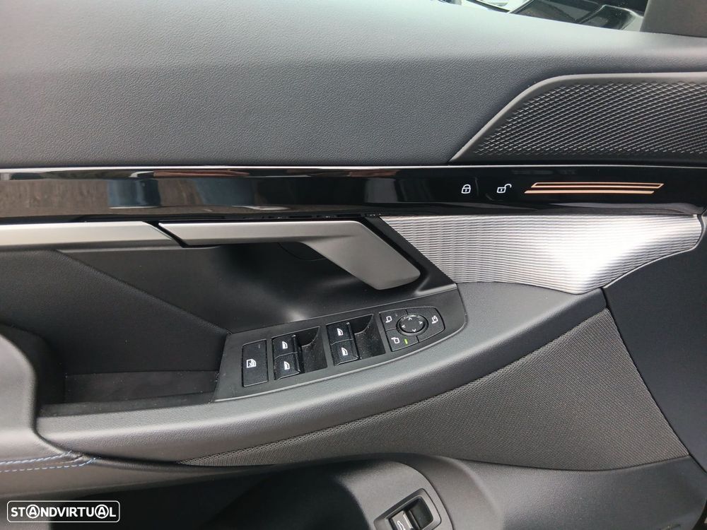 BMW 530 e Pack Desportivo M - 16