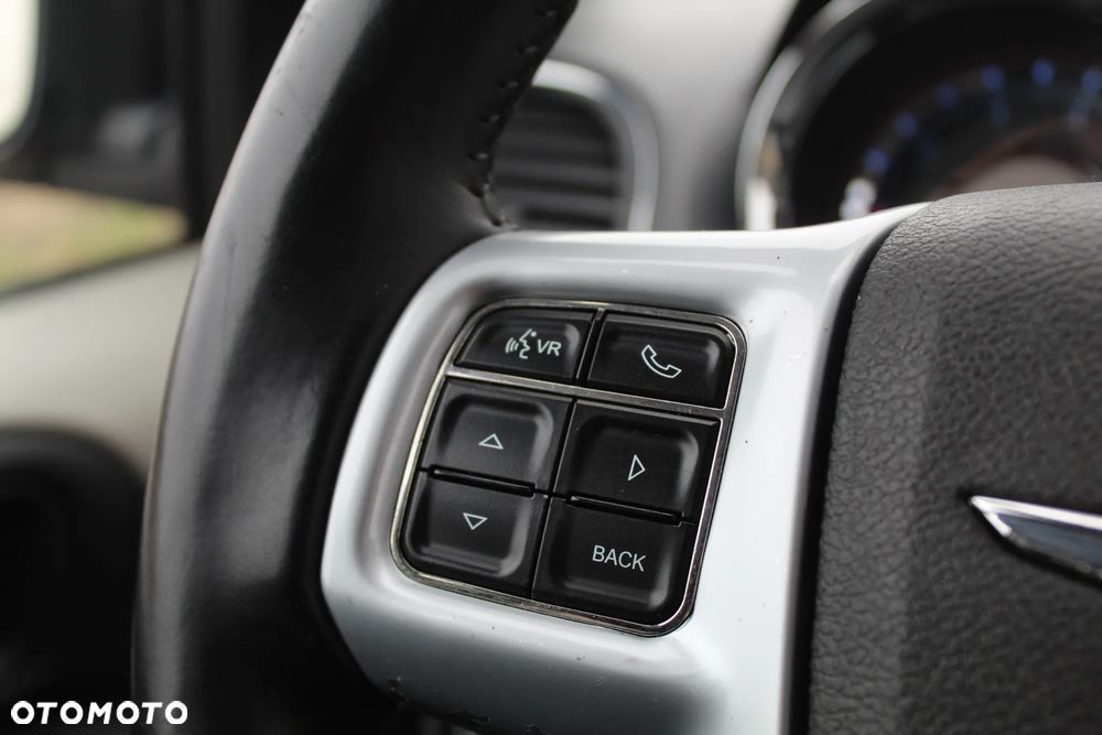 Chrysler Town & Country 3.6 Touring - 34