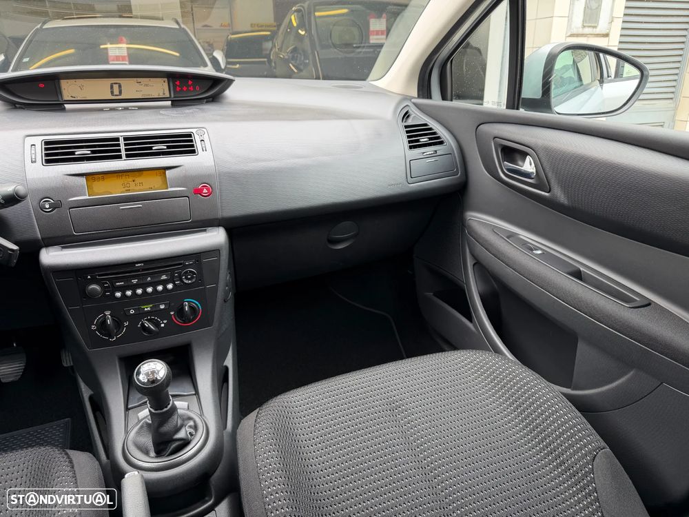 Citroën C4 1.6 HDi 110 SX - 18