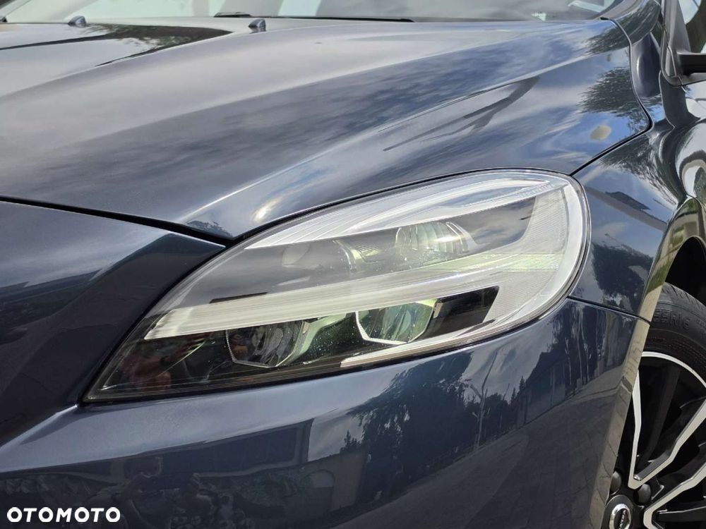 Volvo V40 - 16