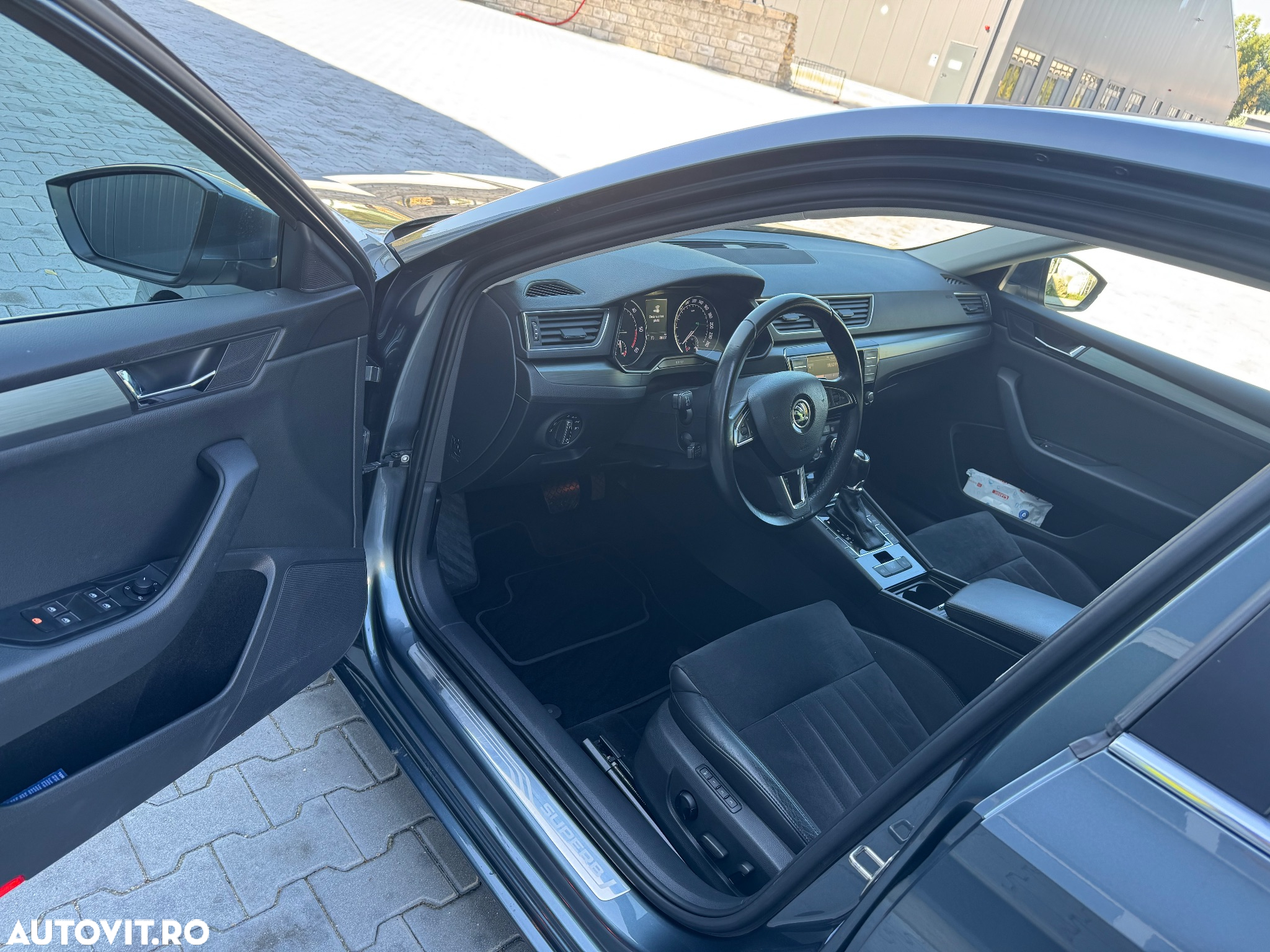 Skoda Superb 2.0 TDI DSG Style - 29