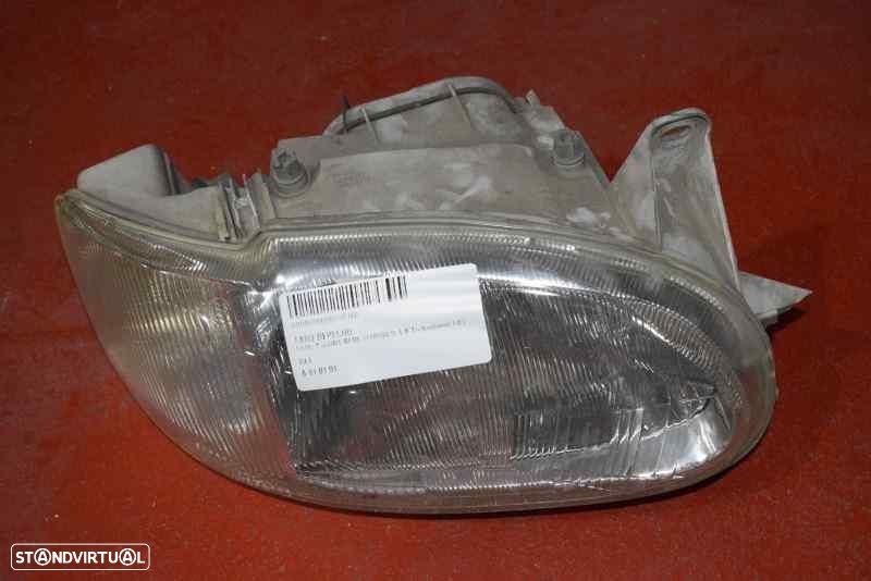 FAROL DIREITO FORD ESCORT BERL.TURNIER - 1