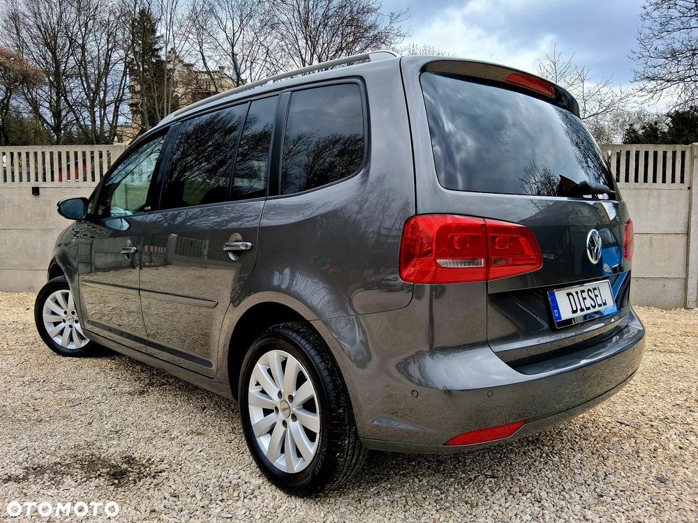 Volkswagen Touran 2.0 TDI DPF BlueMotion Technology STYLE - 2