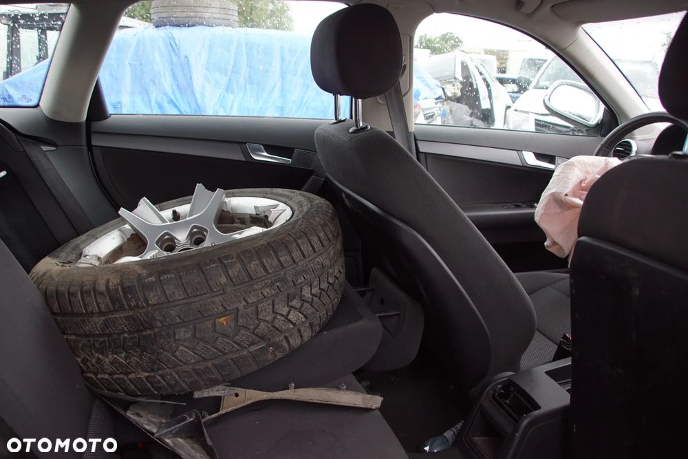 Auto na części - Audi A3 8P Lift 1.6 TDI 105 KM CAYC LUB LY9C 2013R Silnik Skrzynia Drzwi Maska Błotnik Zderzak Klapa Lampa Lusterko Klamka Szyba Deska Kokpit Sterownik Moduł Czujnik Licznik Panel Kierownica - 17