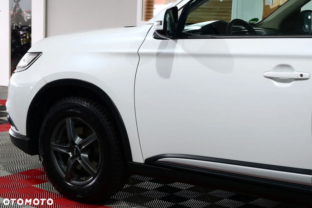 Mitsubishi Outlander 2.0 2WD Diamant - 34