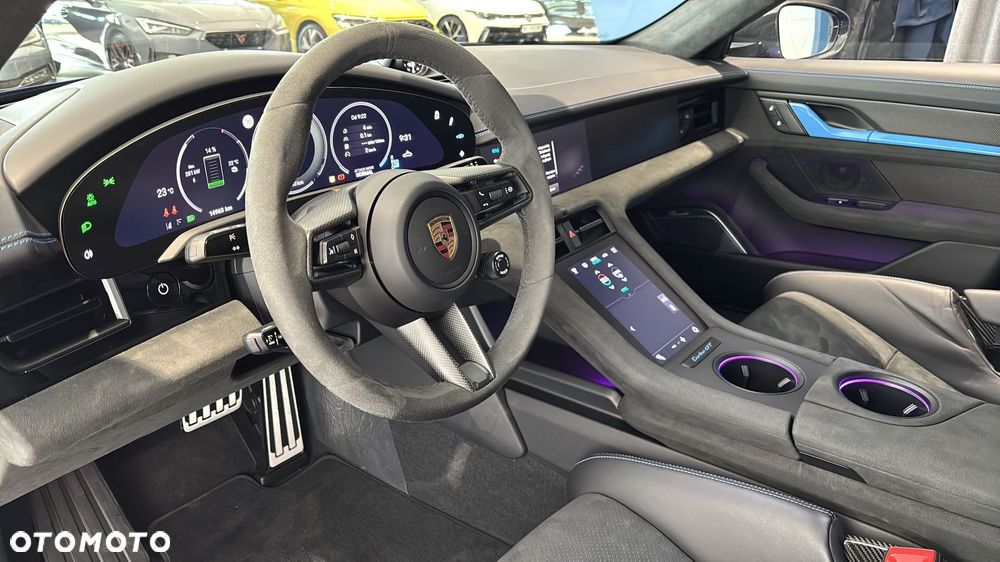 Porsche Taycan 105kWh Turbo S - 10