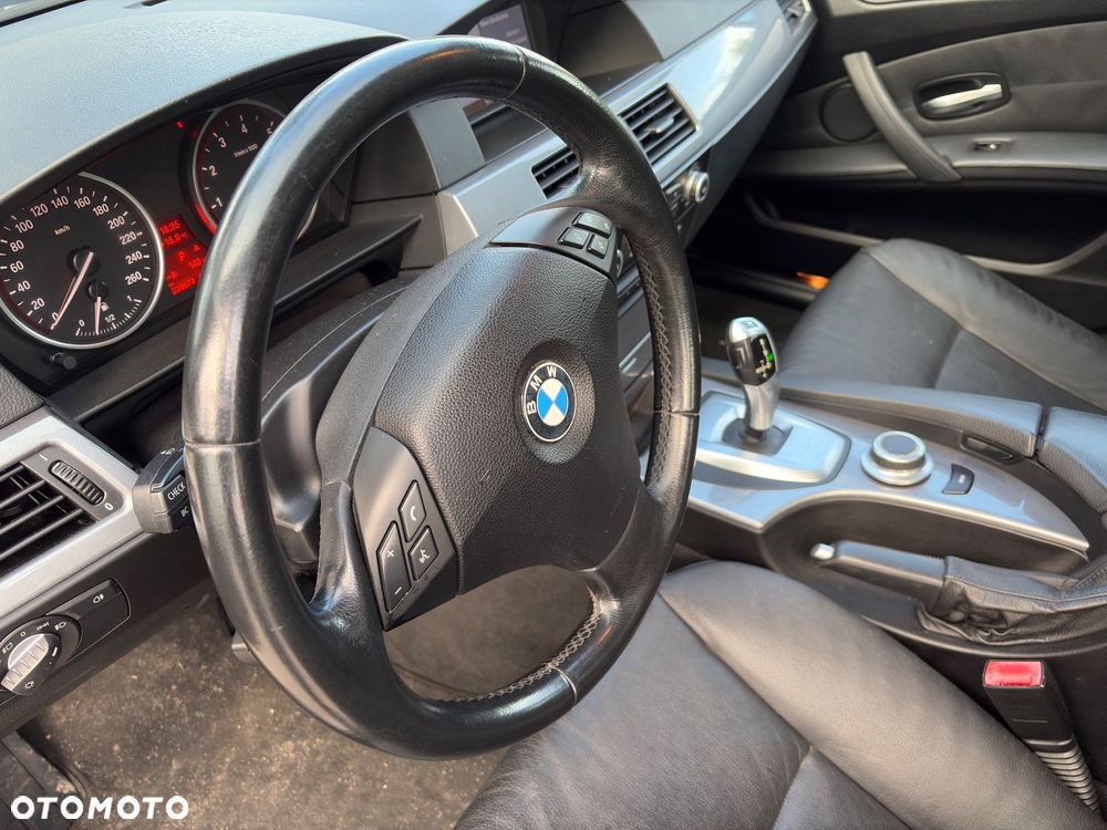 BMW Seria 5 525i - 14