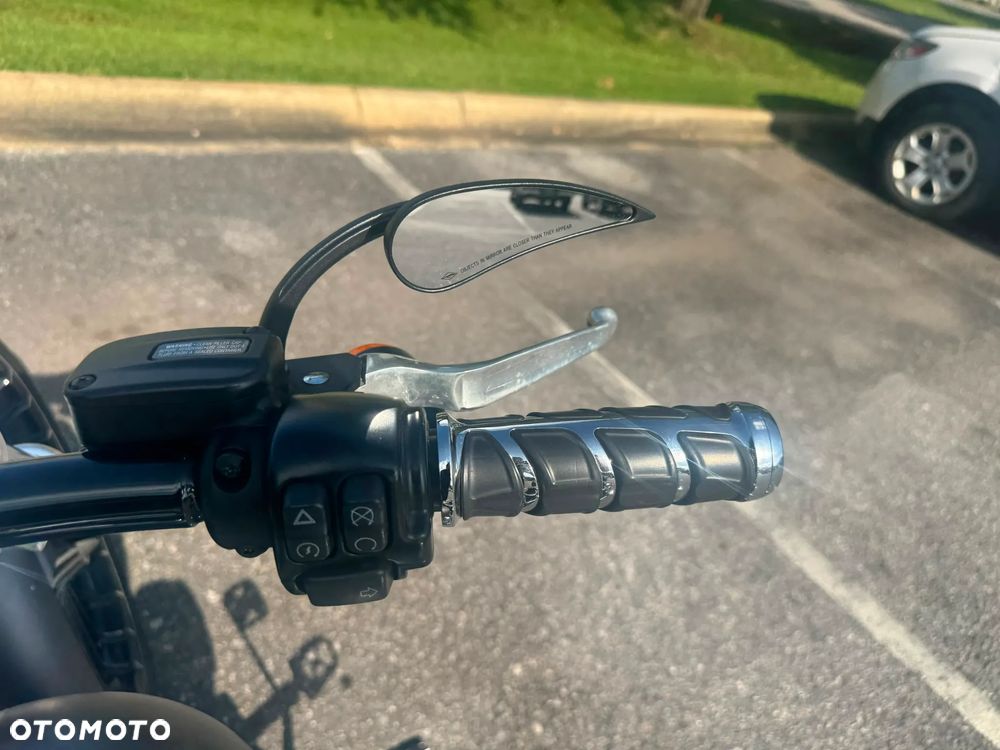 Harley-Davidson Softail Breakout - 22