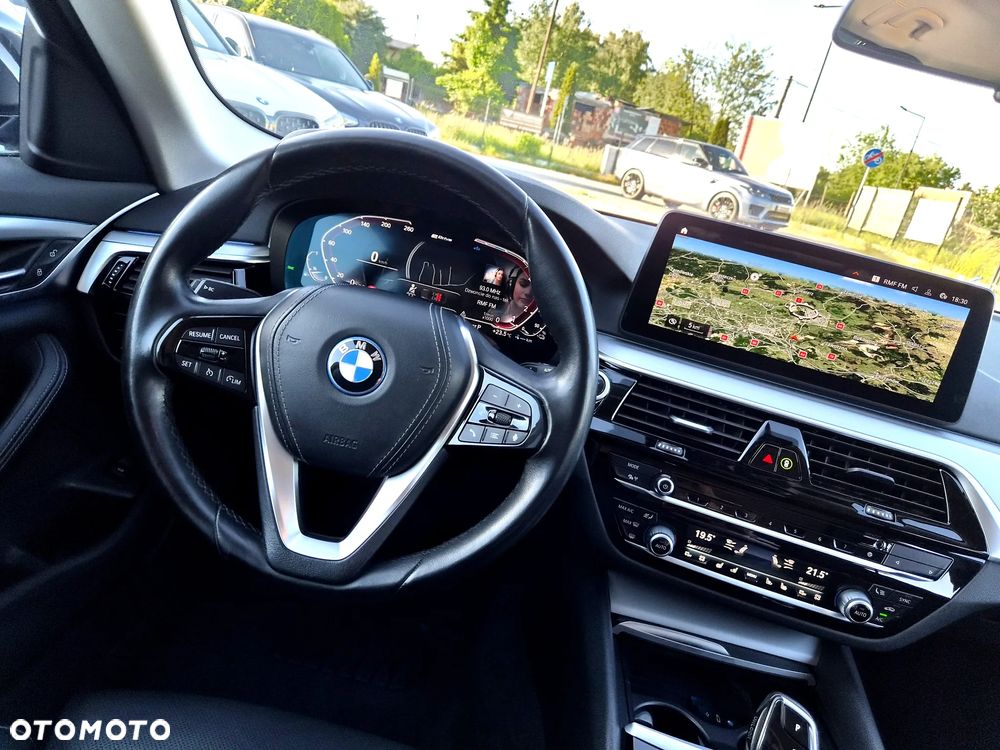 BMW Seria 5 530e xDrive - 32