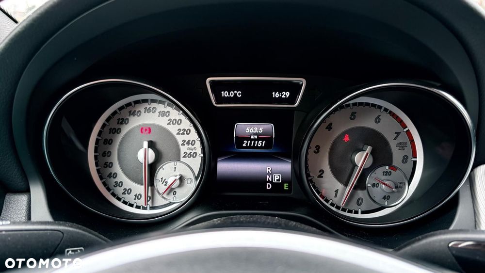 Mercedes-Benz CLA 180 7G-DCT - 15