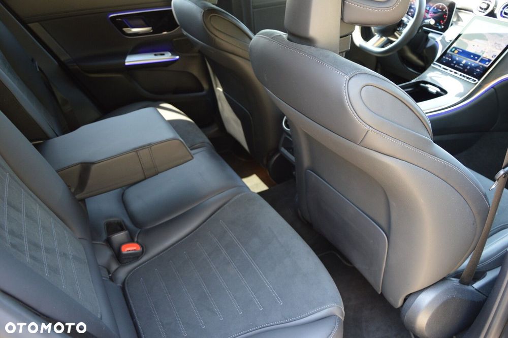 Mercedes-Benz GLC 300 d mHEV 4-Matic AMG Line - 23