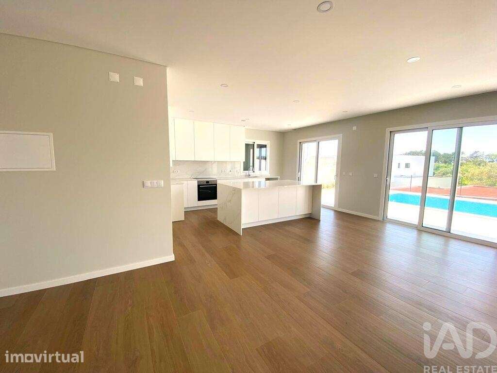 Casa / Villa T4 em Alfeizerão de 275,00 m2 - Grande imagem: 3/24