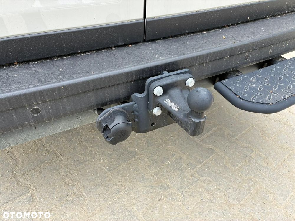 Volkswagen Crafter 35 Furgon z wysokim dachem 2,0 177 KM /Automatyczna r. o. 4490 mm - 37