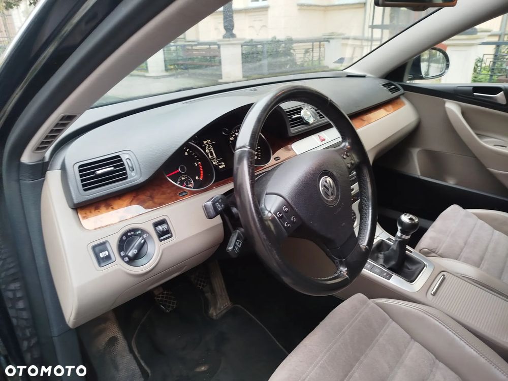 Volkswagen Passat - 21