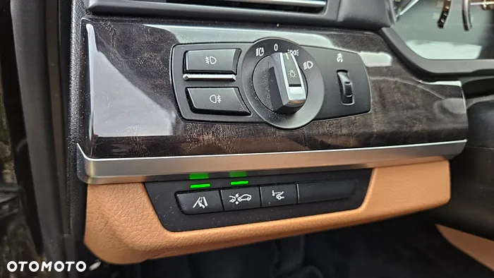 BMW Seria 7 740i - 15