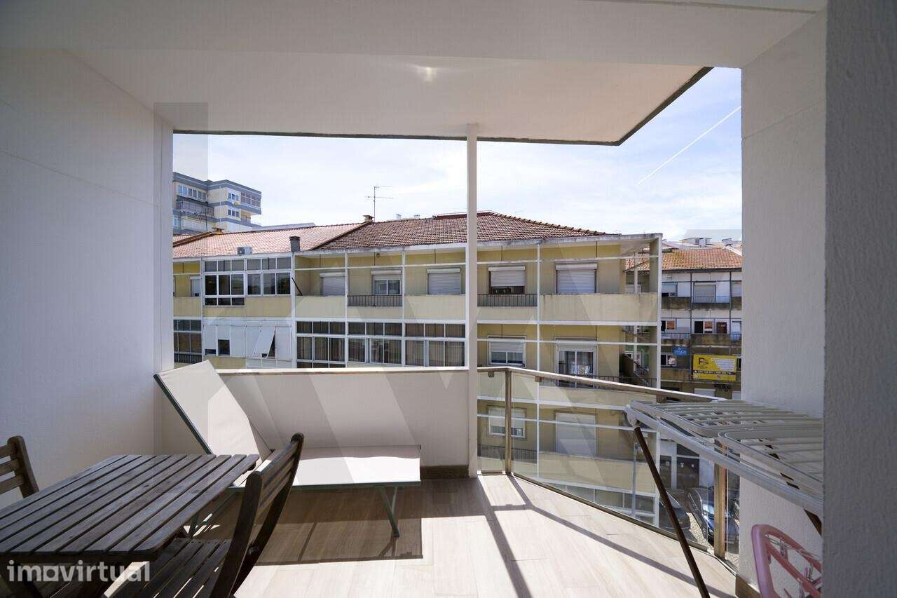 Apartamento T3 à Venda Remodelado em Almada ✨ - Grande imagem: 2/31