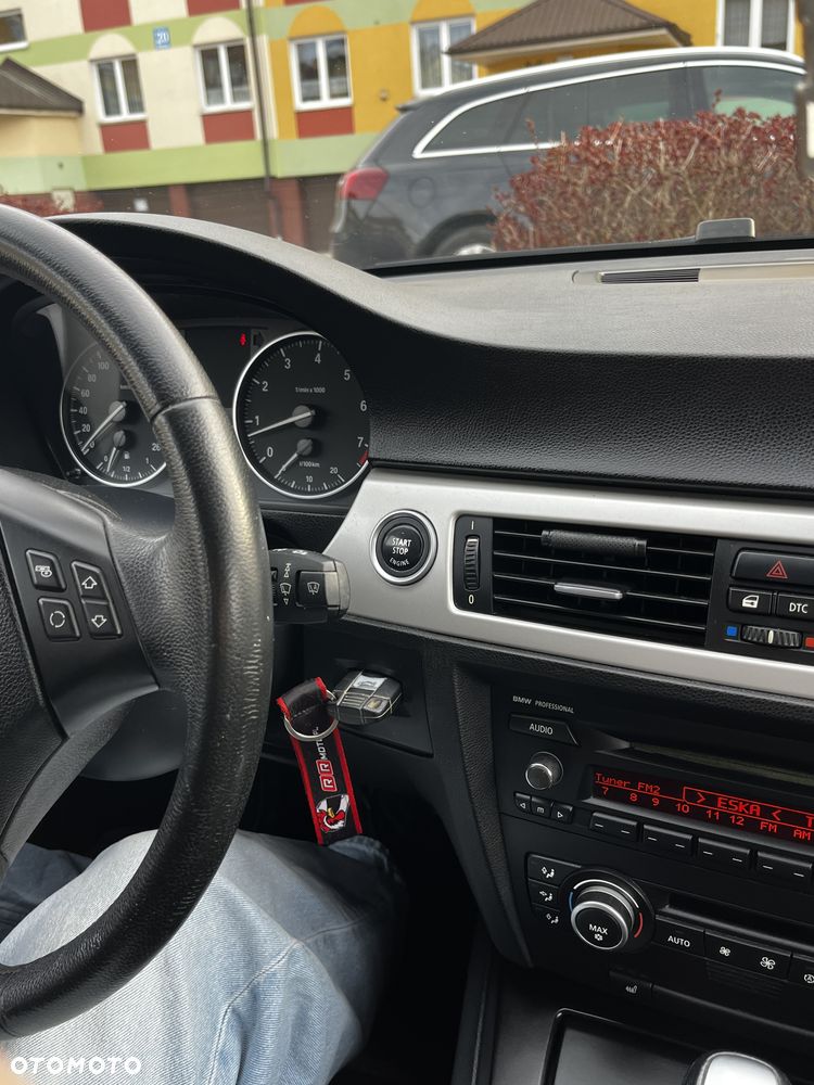 BMW Seria 3 320i - 16