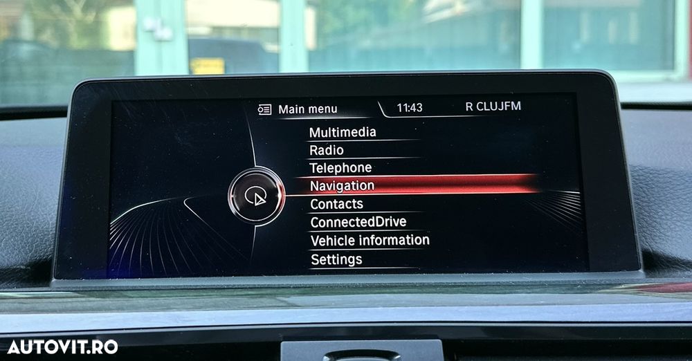 BMW Seria 3 320d Aut. - 34