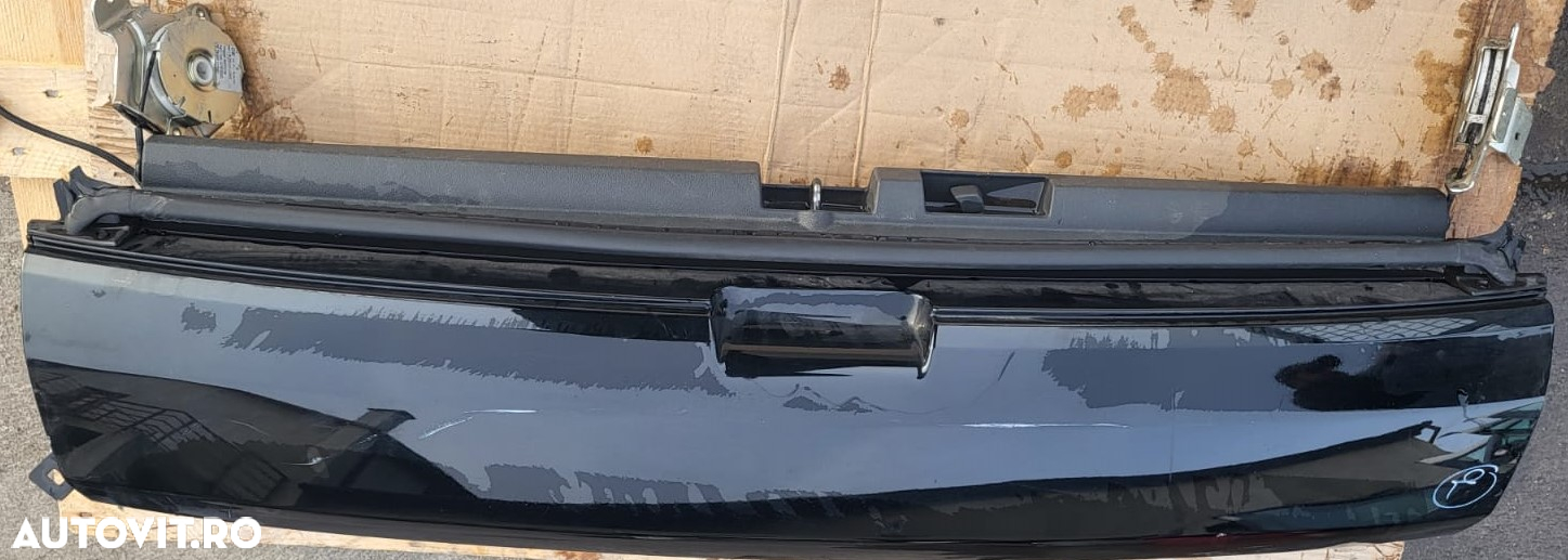 Vindem Haion complect  Peugeot 3008 - 12