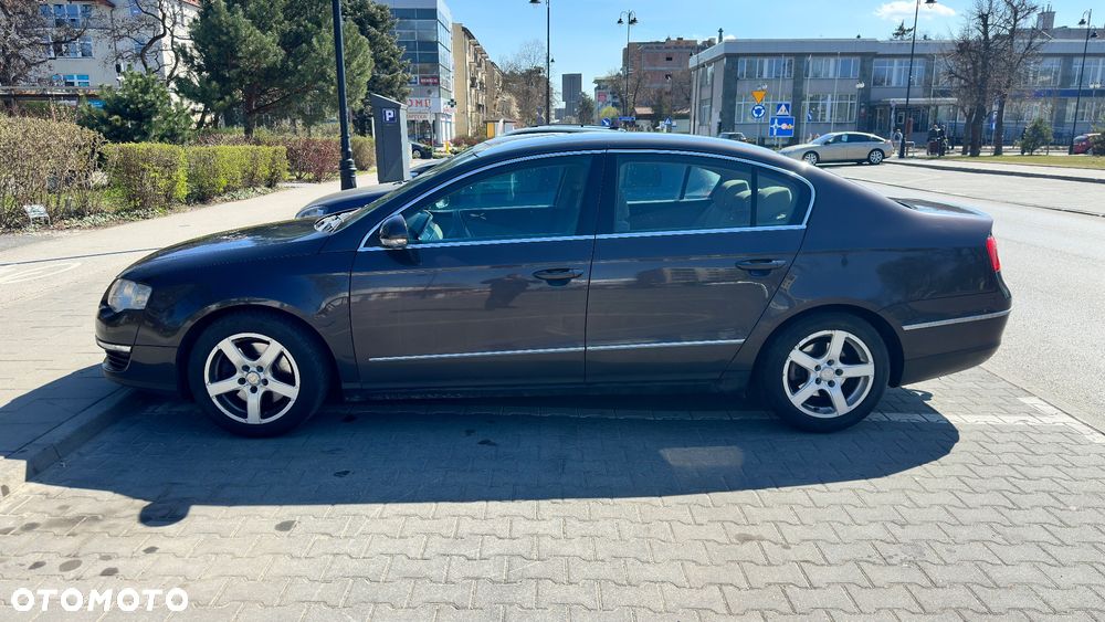 Volkswagen Passat 2.0 TDI DPF DSG Comfortline - 4