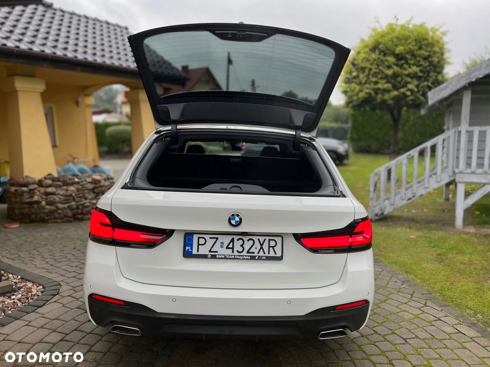 BMW Seria 5 530d xDrive Touring M Sport Edition - 14