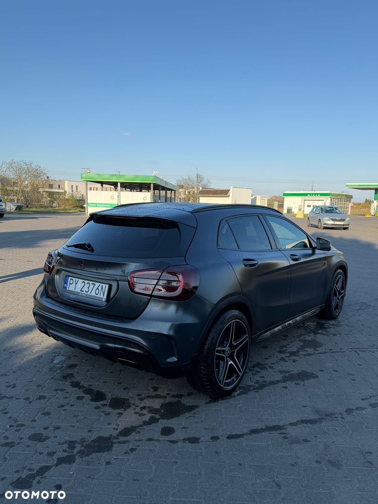 Mercedes-Benz GLA 220 CDI 4Matic 7G-DCT AMG Line - 11