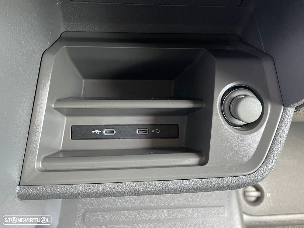 VW Crafter 2.0 TDI L3H3 IVA Dedutível - 36