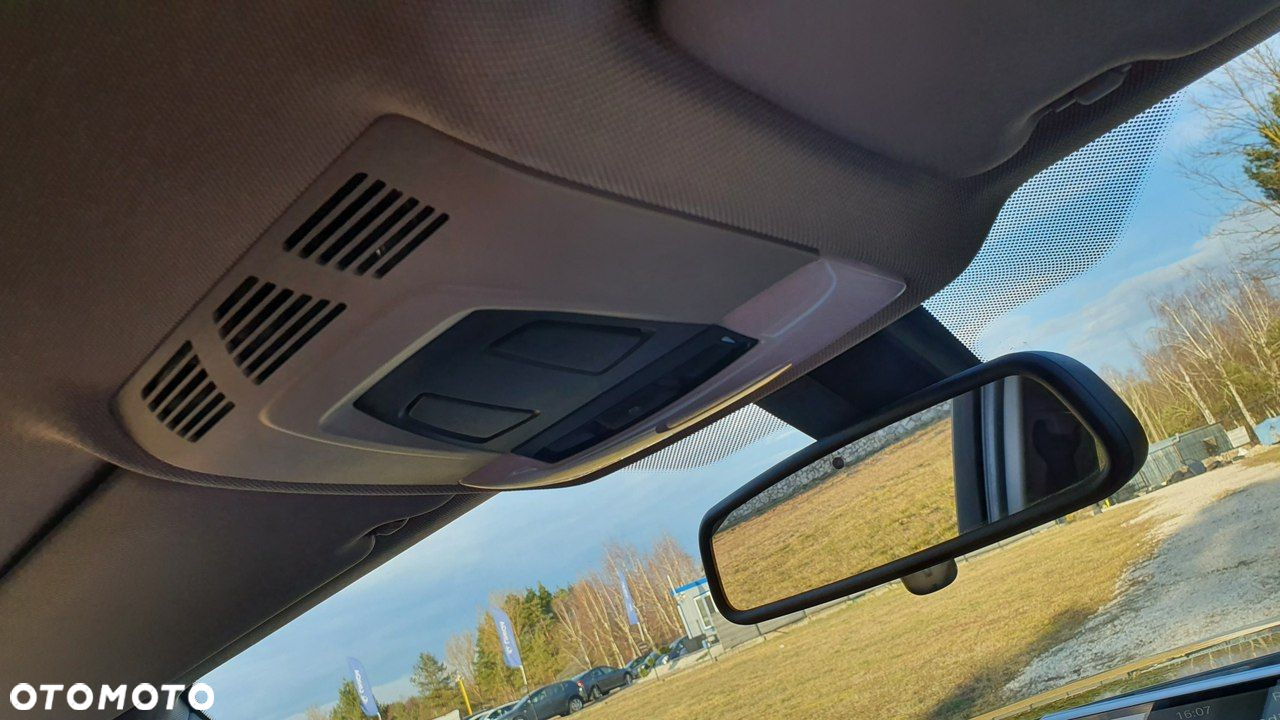 BMW Seria 3 320d DPF Touring - 21