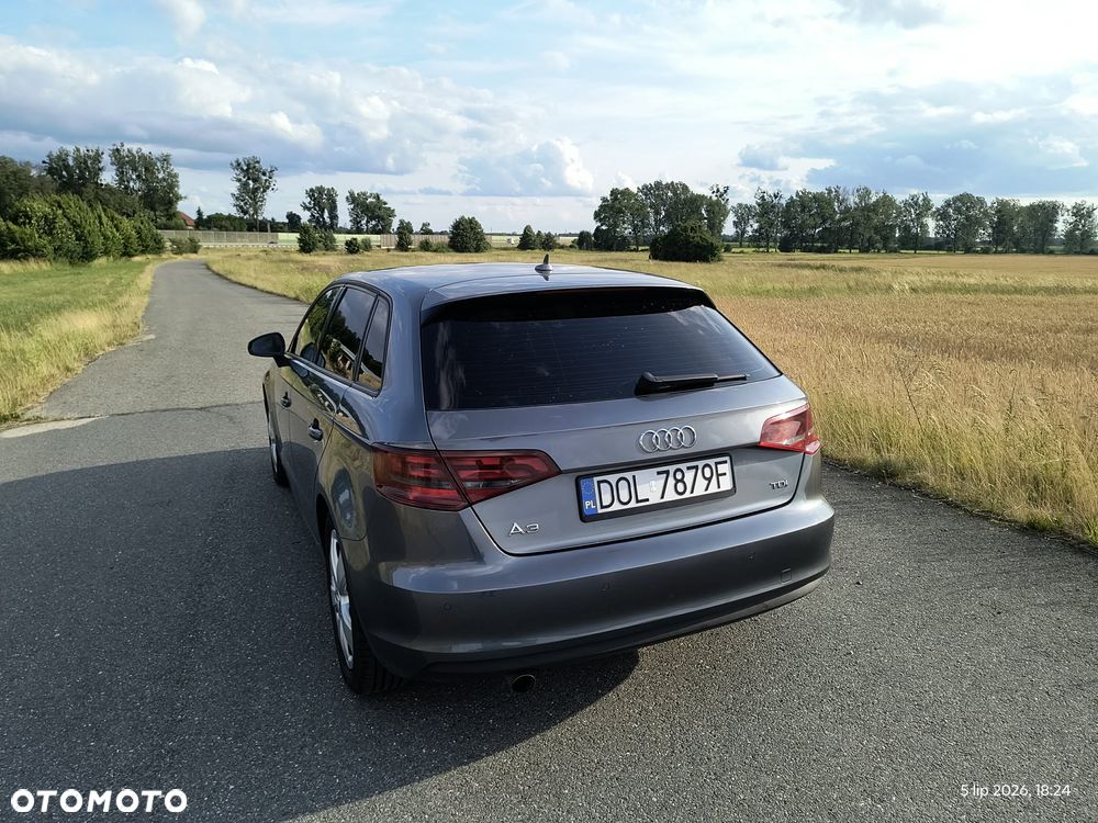 Audi A3 Sportback 1.6 TDI Ambiente - 4