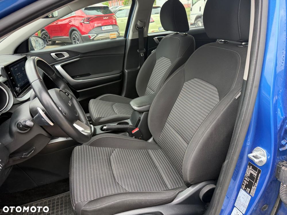 Kia Ceed 1.5 T-GDI M DCT - 11