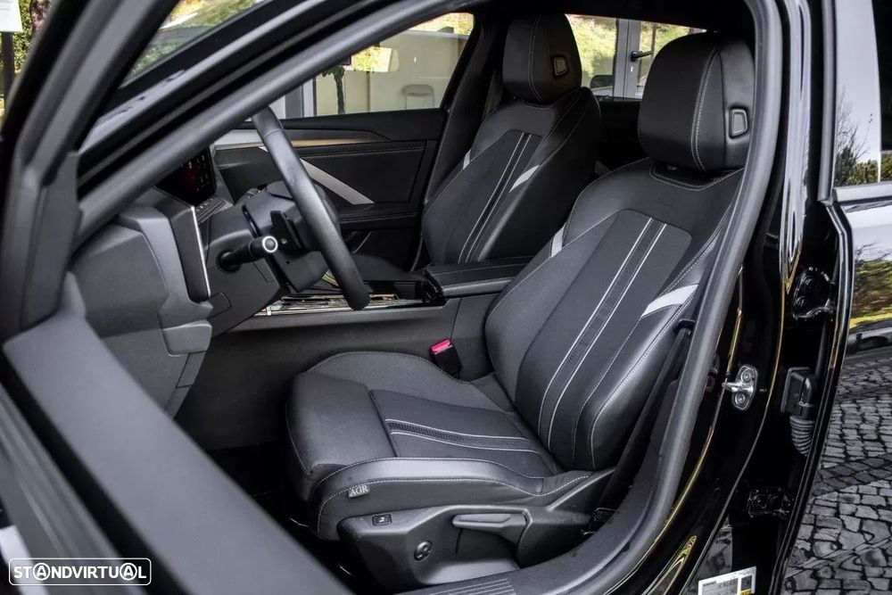 Opel Astra Sports Tourer - 25