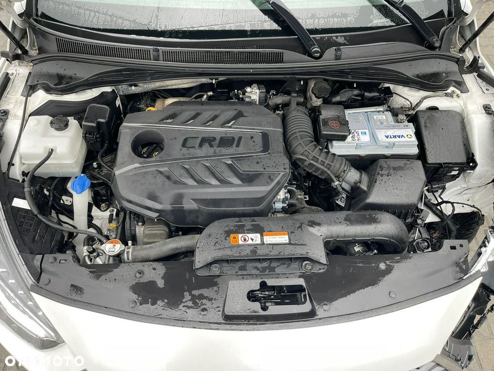 Hyundai i40 Kombi blue 1.6 CRDi DCT Space Plus - 14