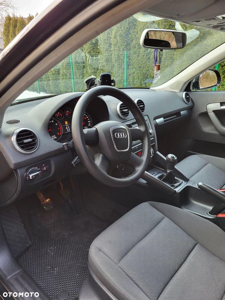 Audi A3 Sportback 1.8 TFSI Ambiente - 17