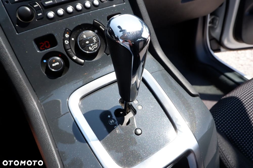 Peugeot 5008 HDI FAP 110 EGS6 Premium - 22