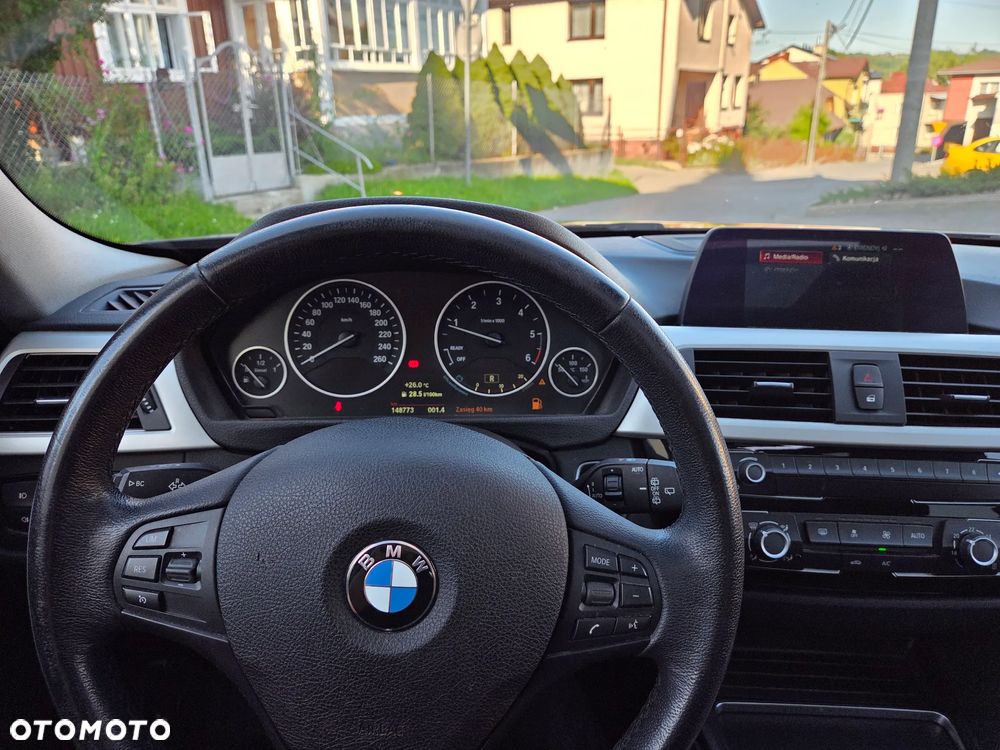 BMW Seria 3 318d - 23