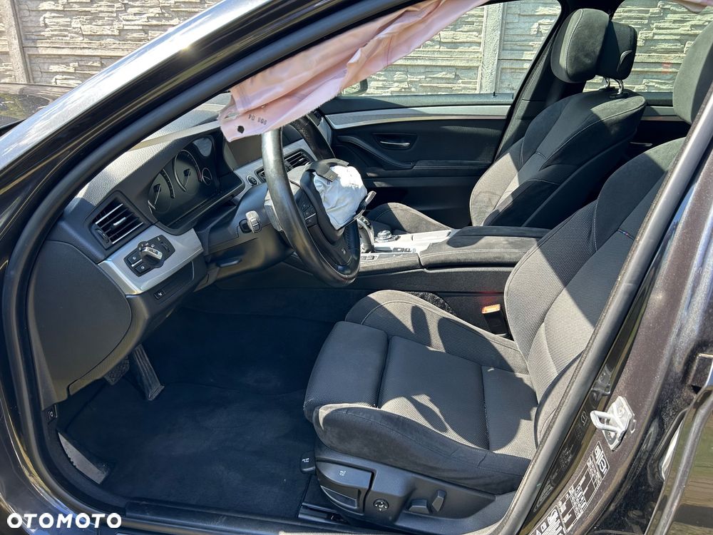 BMW Seria 5 530d xDrive Sport-Aut - 16