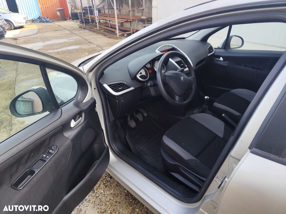 Peugeot 207 75 Filou - 10