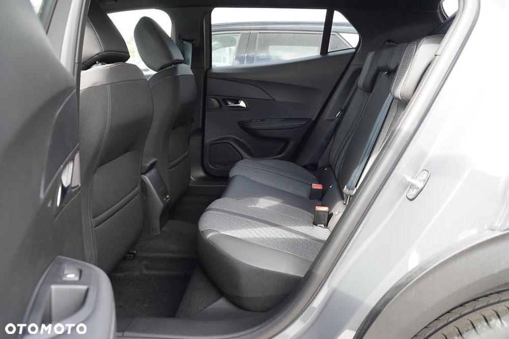 Peugeot 2008 PureTech mHEV Allure e-DCS6 - 8