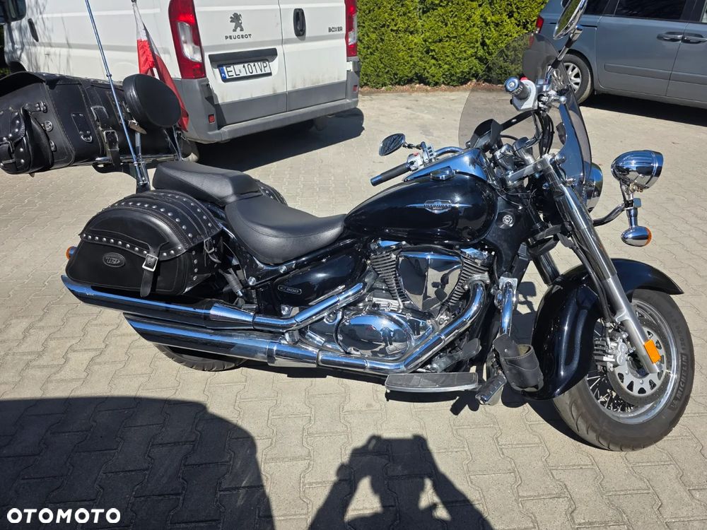 Suzuki Intruder - 1