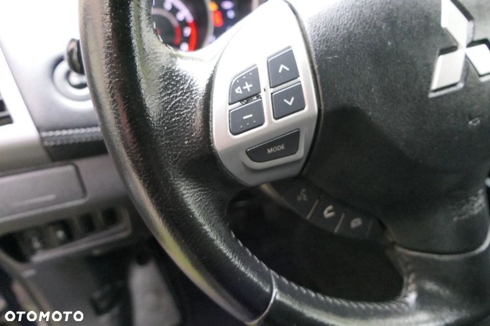 Mitsubishi Outlander 2.0 Intense 2WD - 21