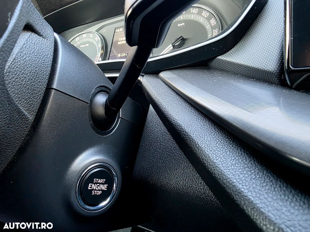 Skoda Octavia Combi 2.0 TDI Ambition - 38