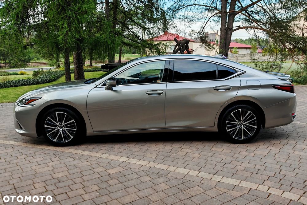 Lexus ES 300h Business Edition - 2